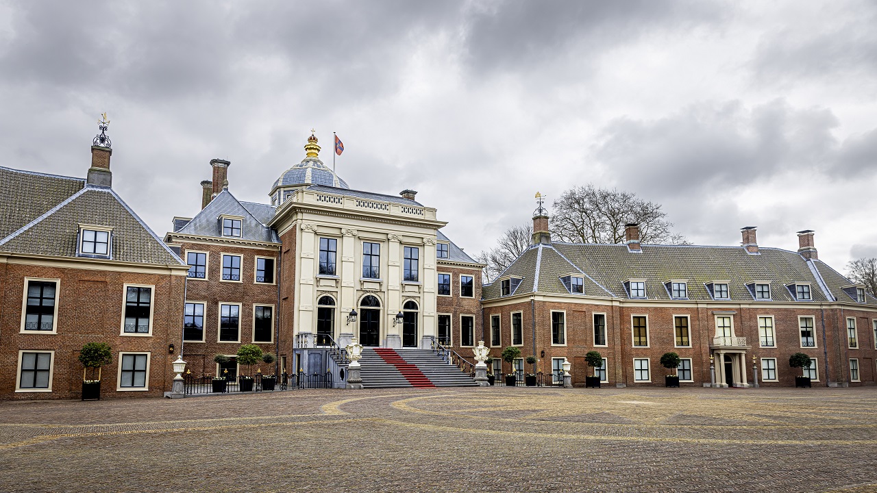 NAVO-leiders tijdens top op bezoek bij Willem-Alexander en Máxima