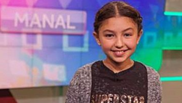 Manal (11) wint Jeugdjournaal presentatiewedstrijd