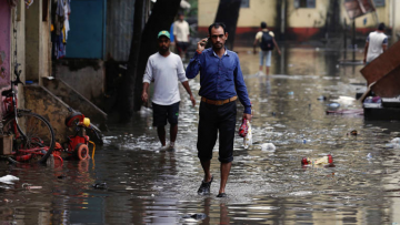 Watersnoodrampen: waarom krijgt Houston meer aandacht dan Bangladesh?